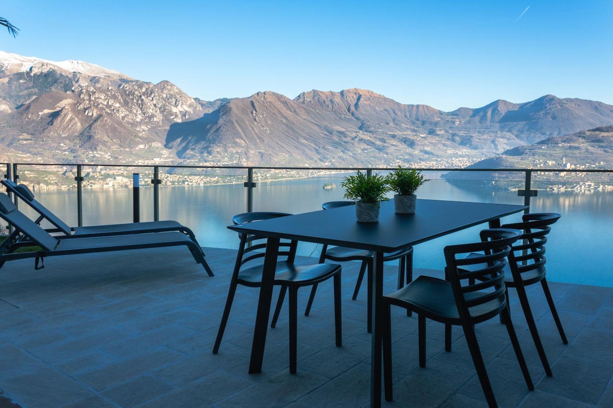 Mia Isola With Lake View, Garden And Swimming Pool Parzanica Exterior photo