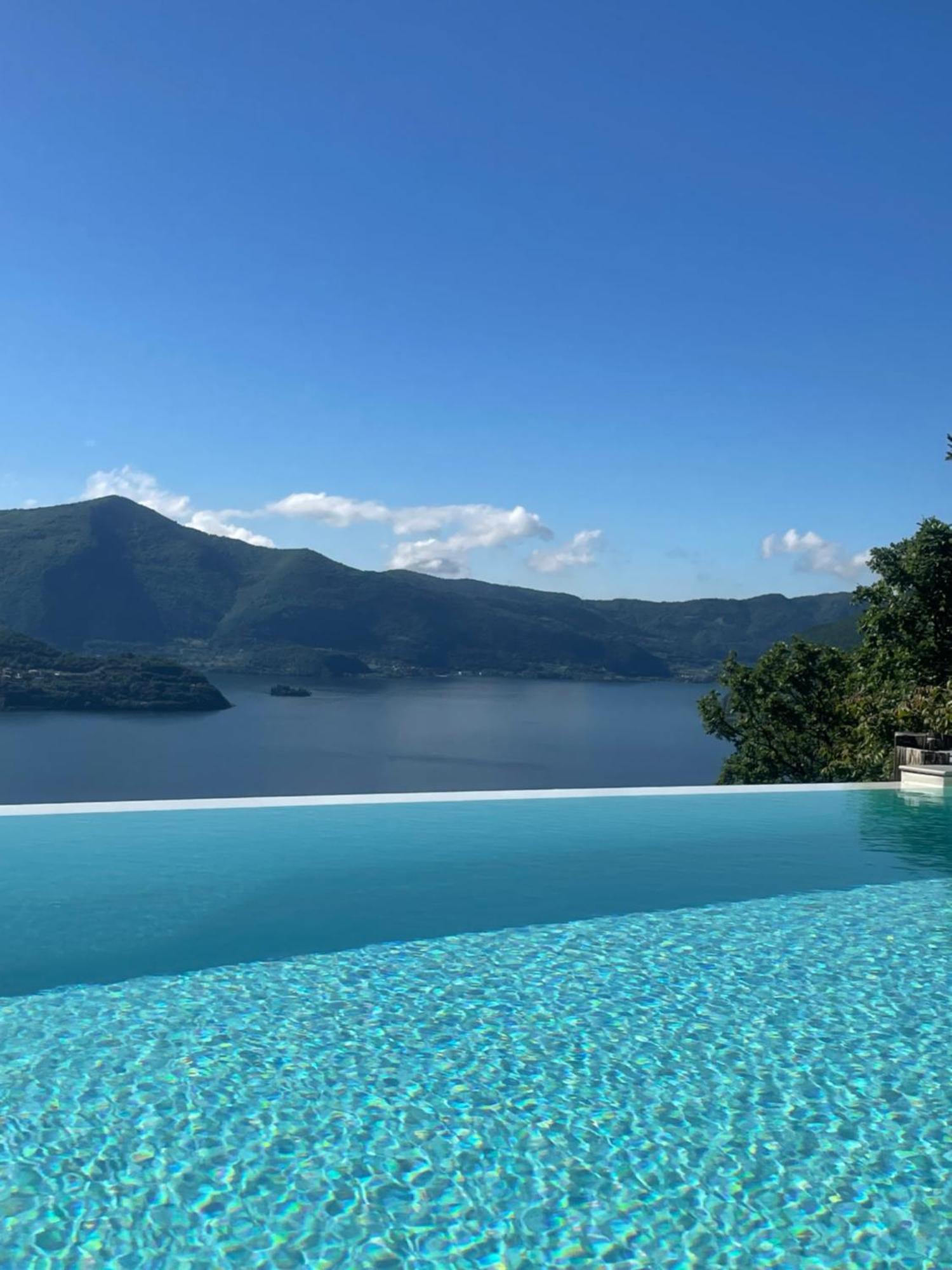 Mia Isola With Lake View, Garden And Swimming Pool Parzanica Exterior photo