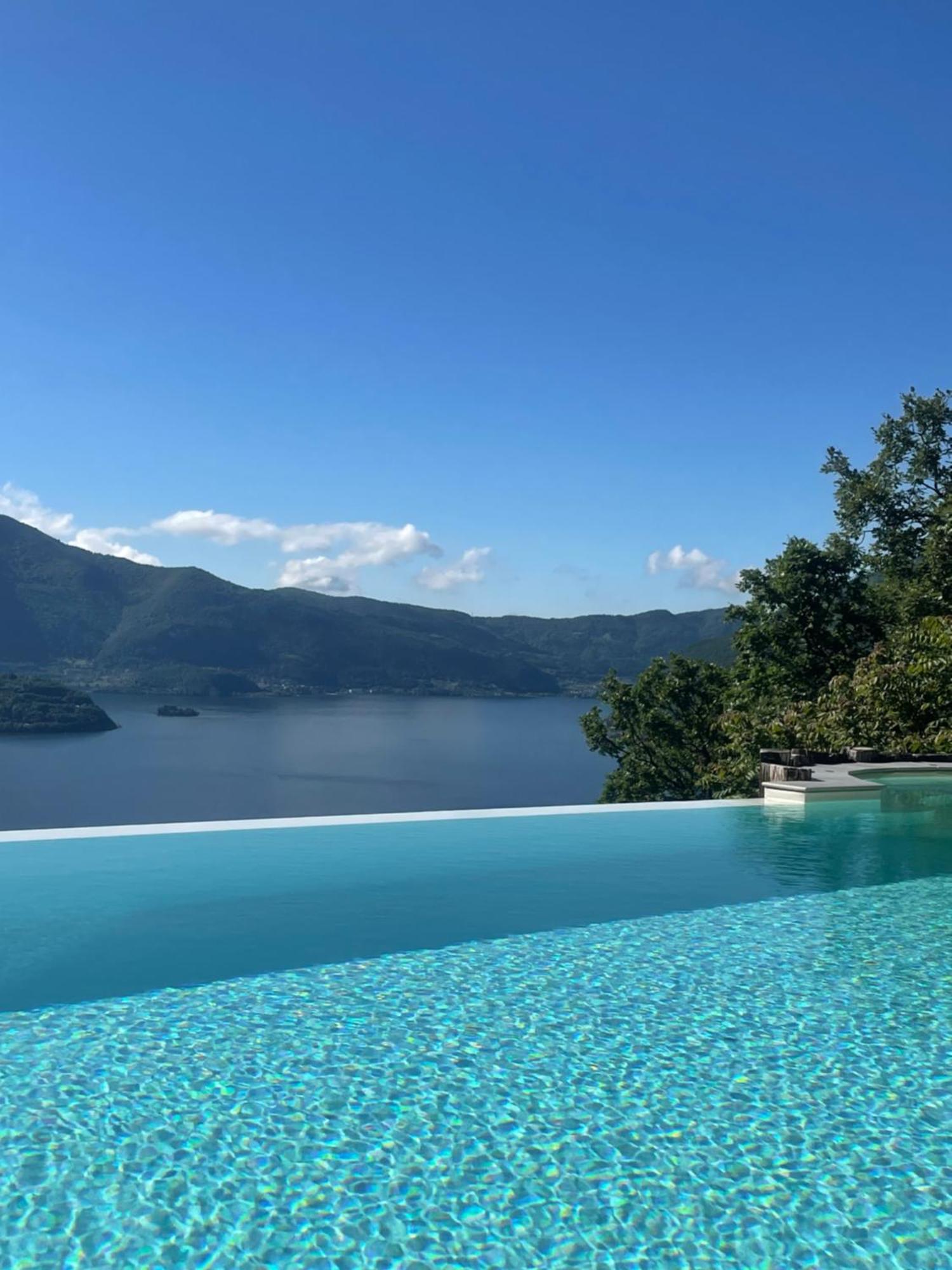 Mia Isola With Lake View, Garden And Swimming Pool Parzanica Exterior photo