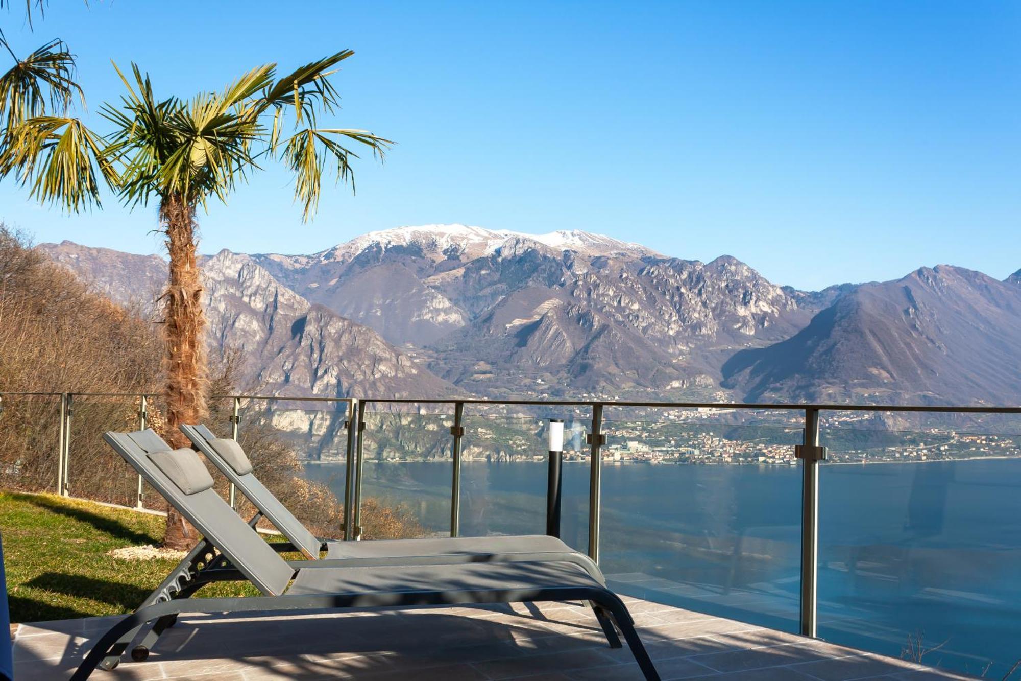 Mia Isola With Lake View, Garden And Swimming Pool Parzanica Exterior photo