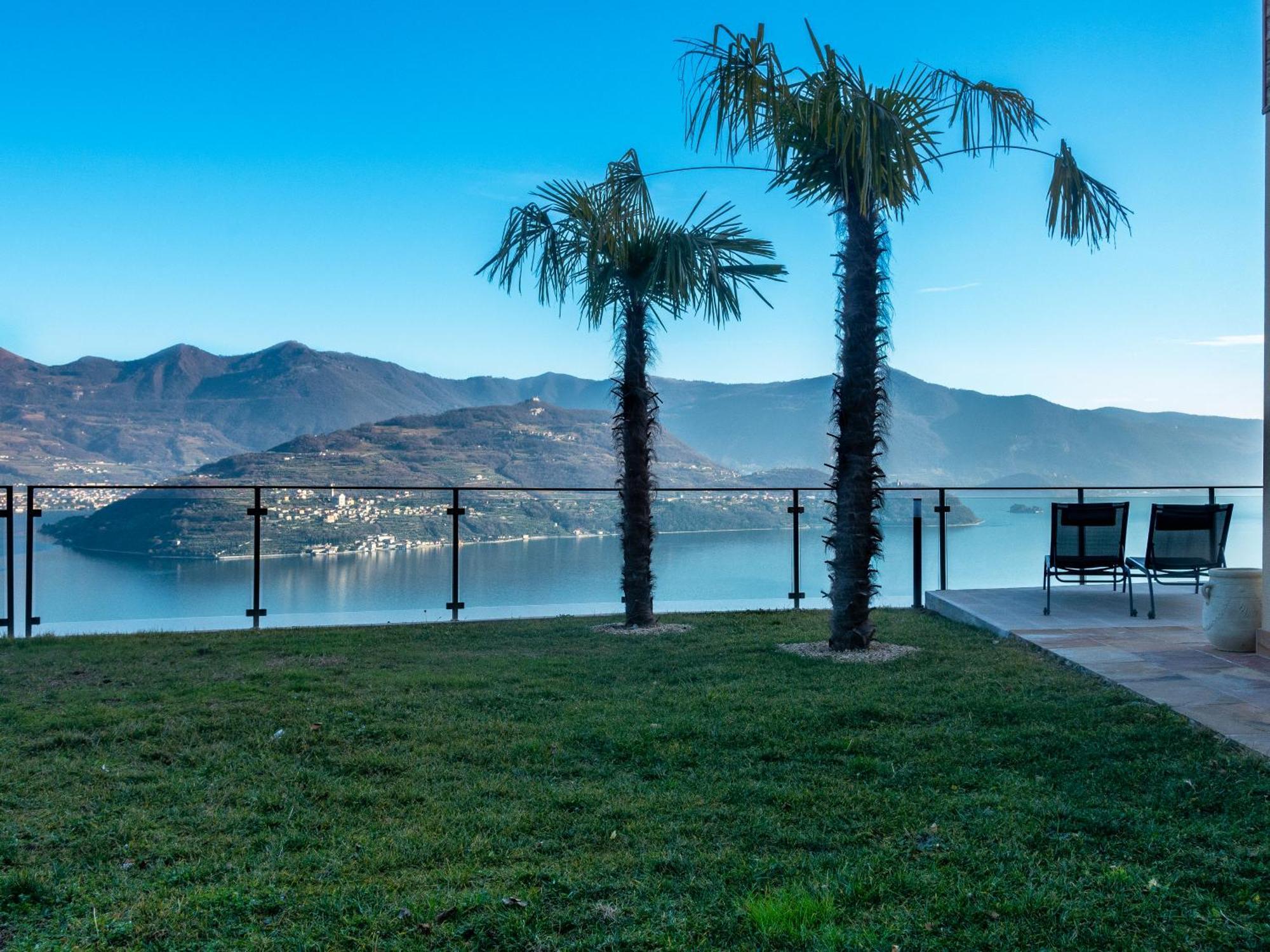 Mia Isola With Lake View, Garden And Swimming Pool Parzanica Exterior photo