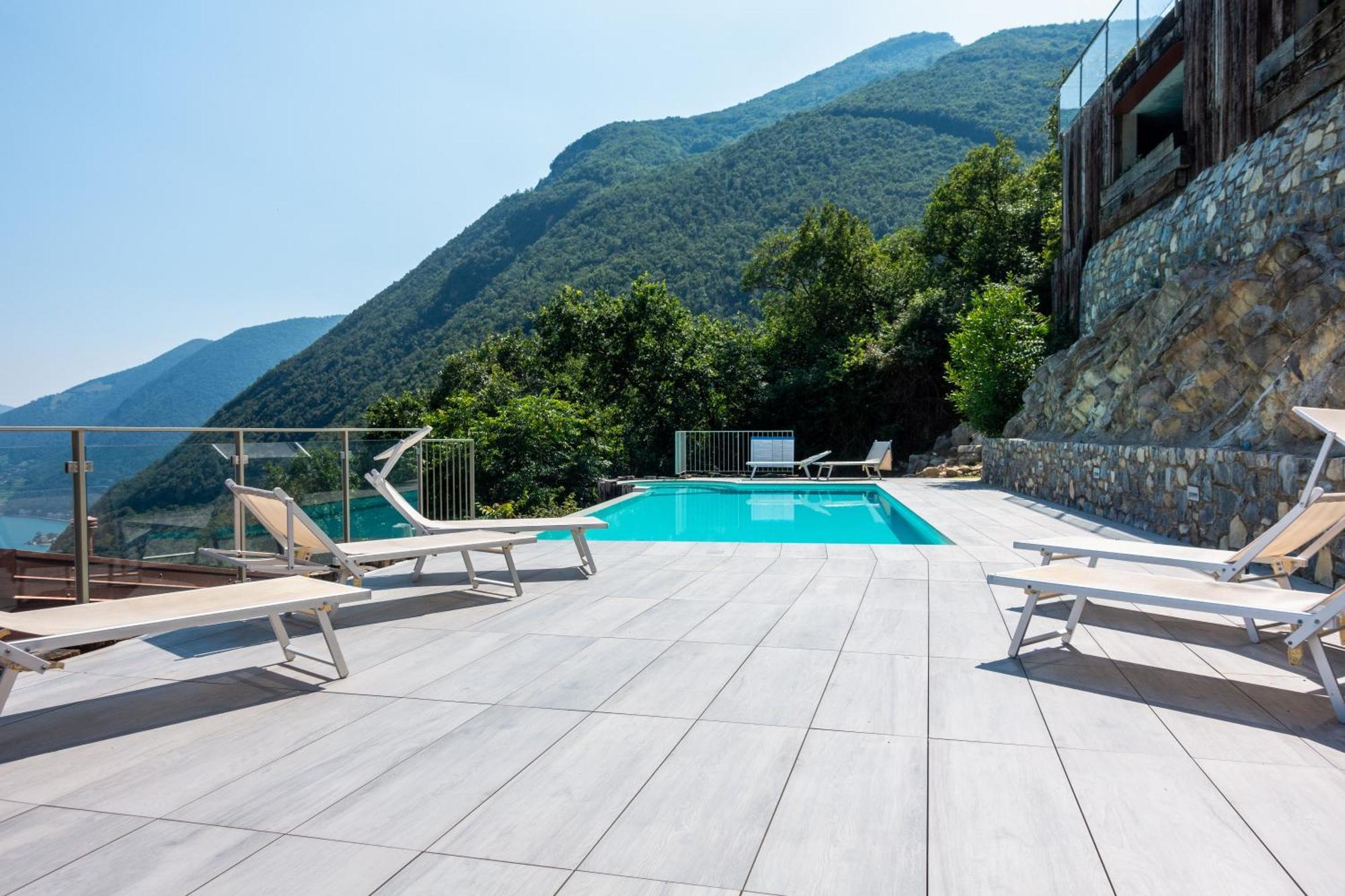 Mia Isola With Lake View, Garden And Swimming Pool Parzanica Exterior photo