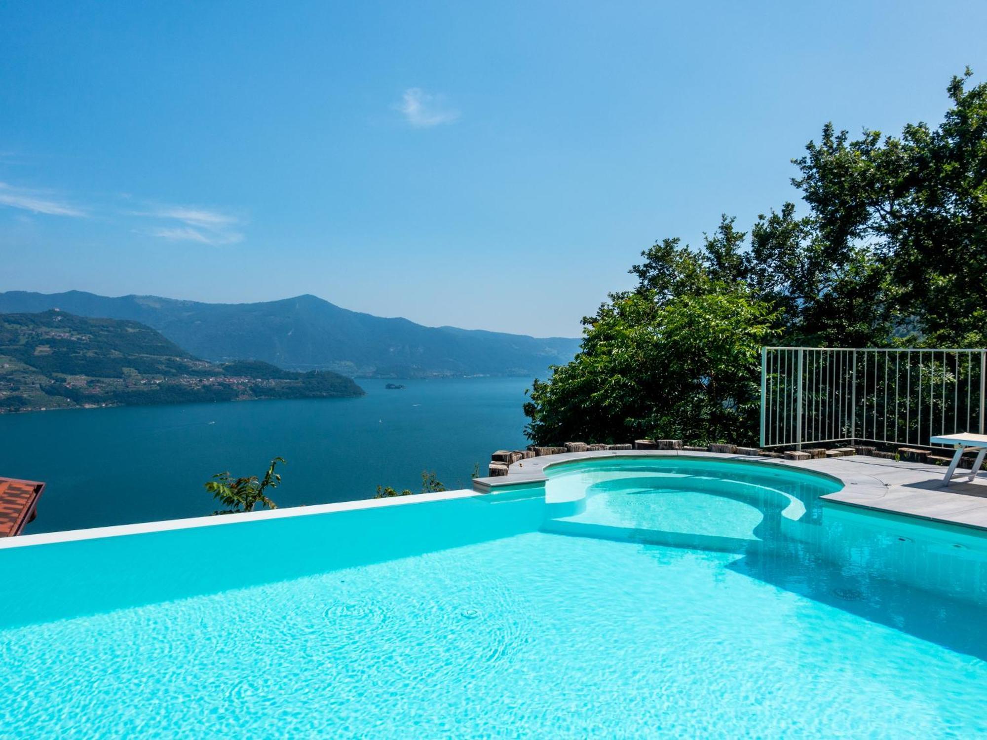 Mia Isola With Lake View, Garden And Swimming Pool Parzanica Exterior photo